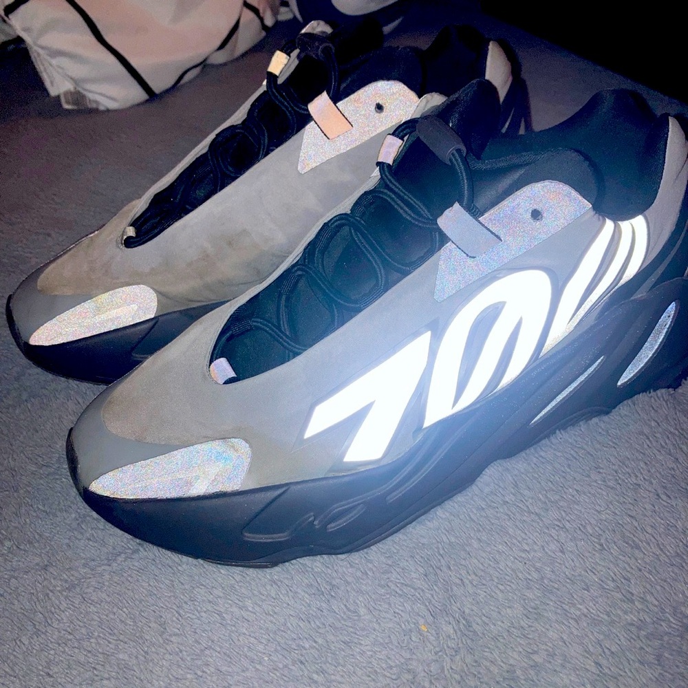 Yeezy 700 MNVN